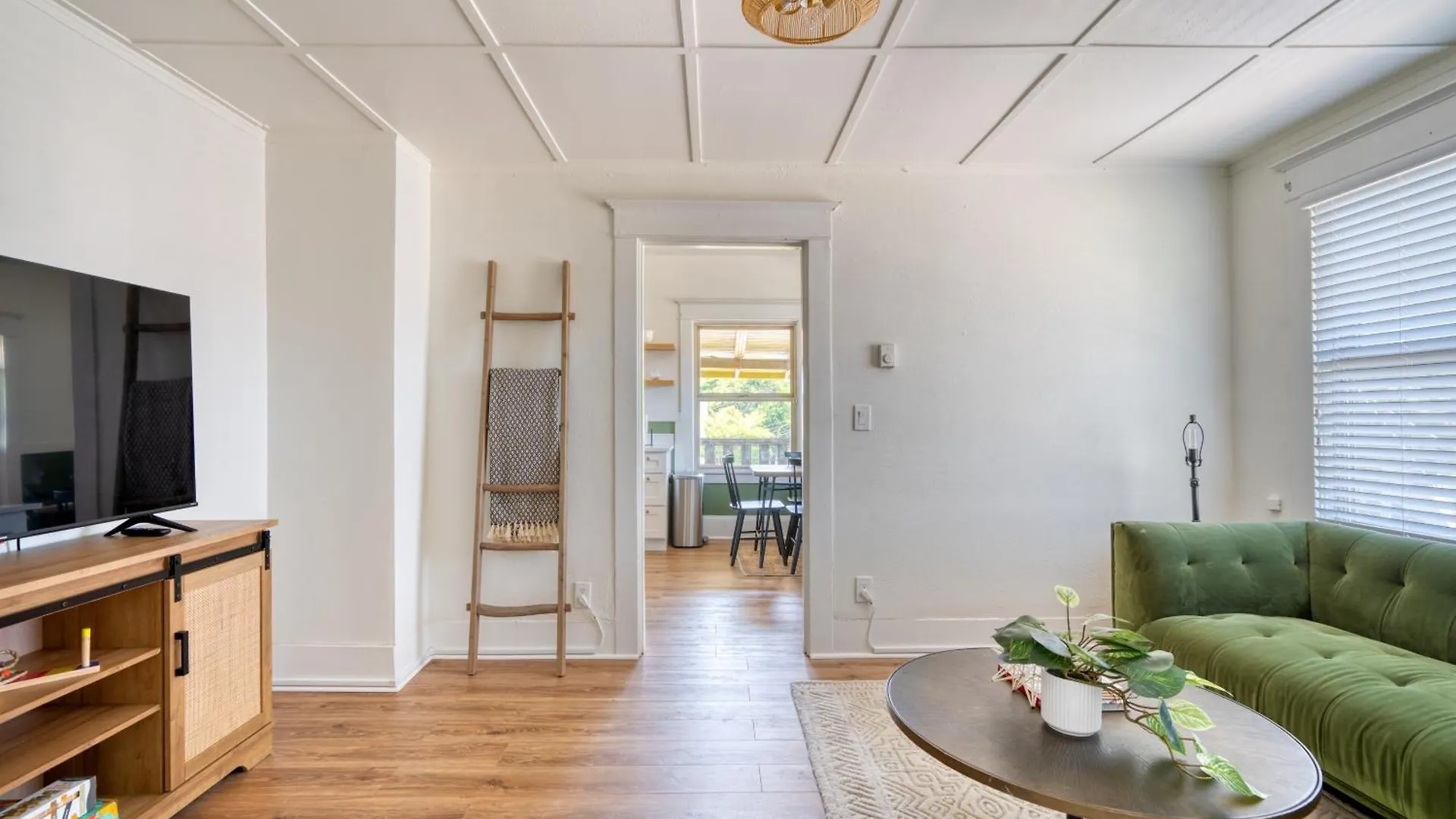 Stay Portland Collection - Mt Tabor Retreat - Local Eateries - Shops - Bars location