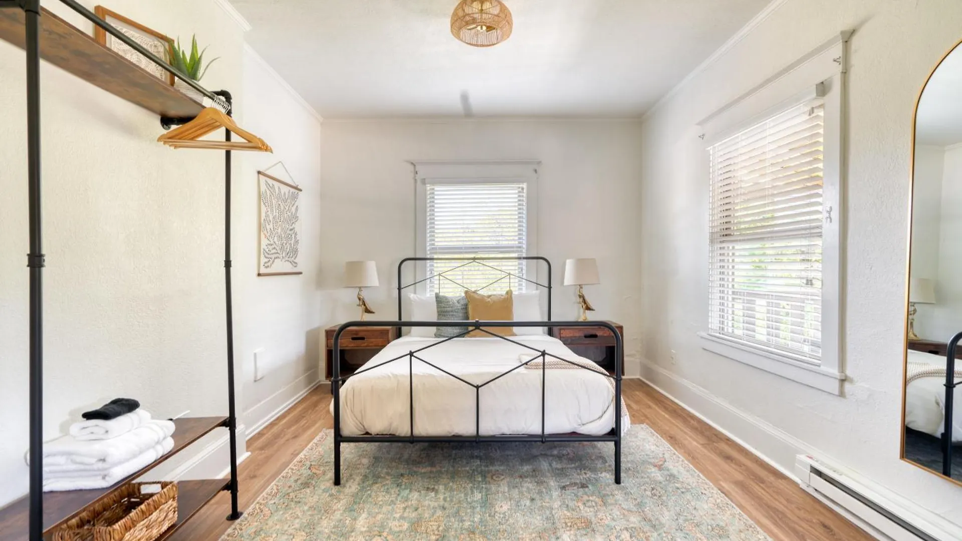 Stay Portland Collection - Mt Tabor Retreat - Local Eateries - Shops - Bars