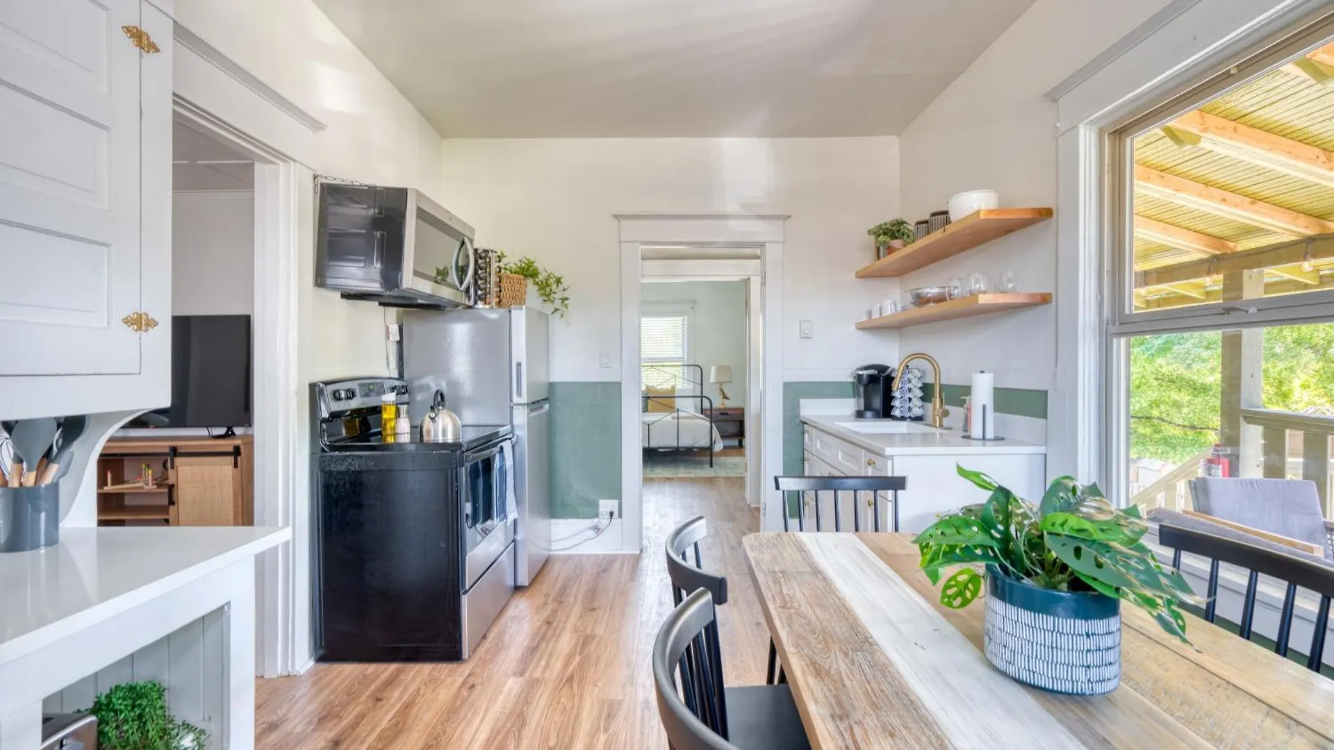 Stay Portland Collection - Mt Tabor Retreat - Local Eateries - Shops - Bars 0*,  United States